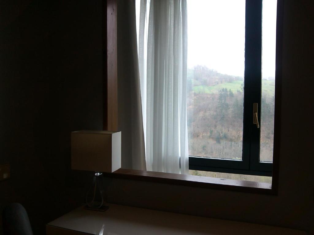 Hotel Montanas De Covadonga Onís Exteriör bild