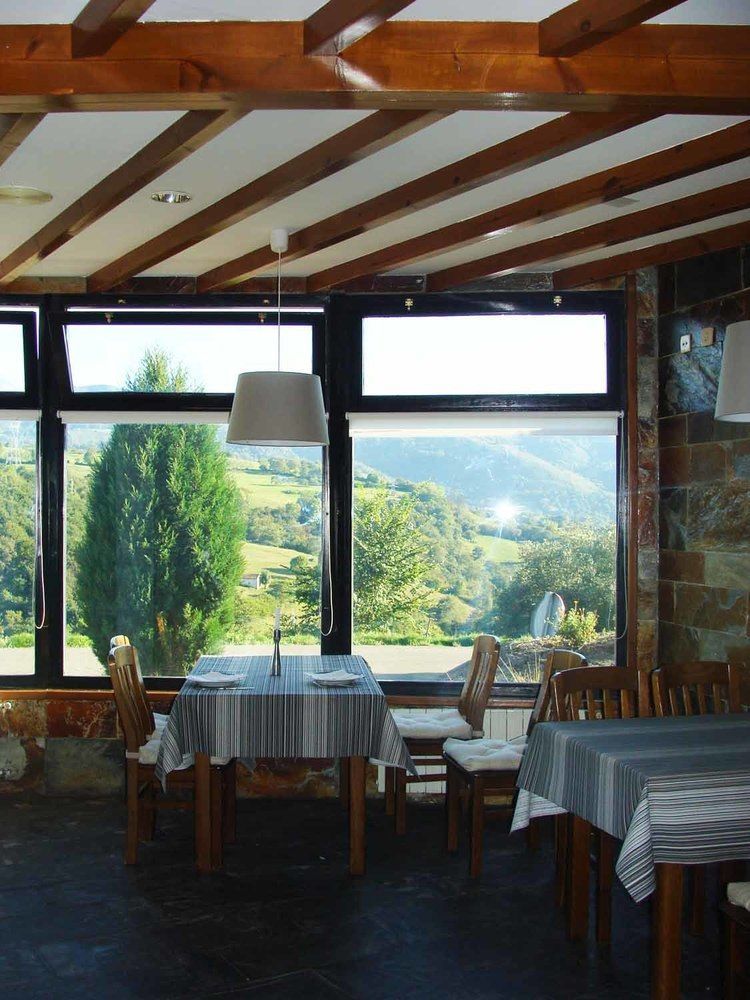 Hotel Montanas De Covadonga Onís Exteriör bild