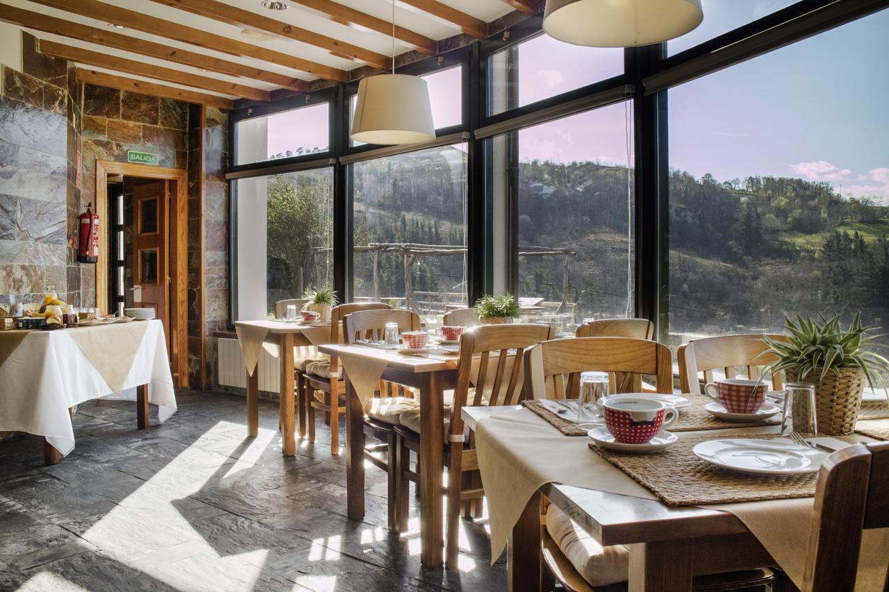 Hotel Montanas De Covadonga Onís Exteriör bild