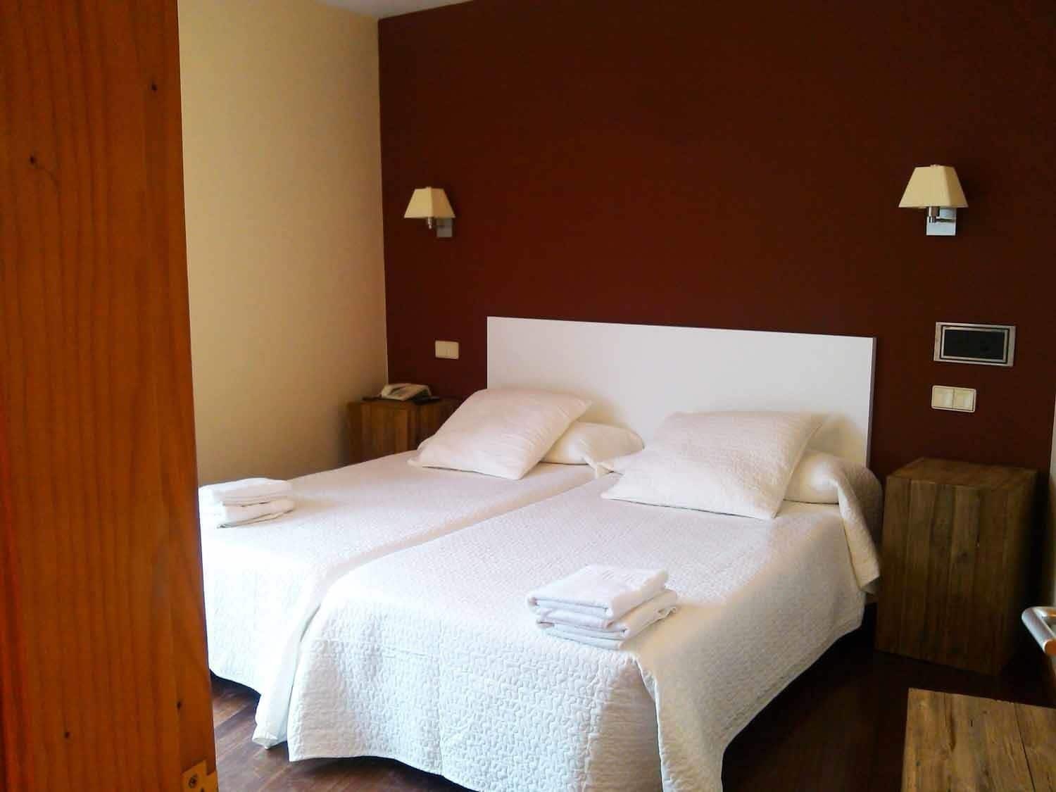 Hotel Montanas De Covadonga Onís Exteriör bild